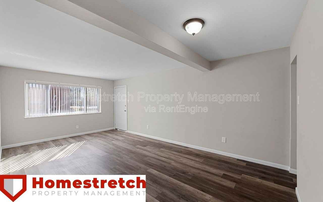 1 Bruce Dr #1 - Photo 6 of 17