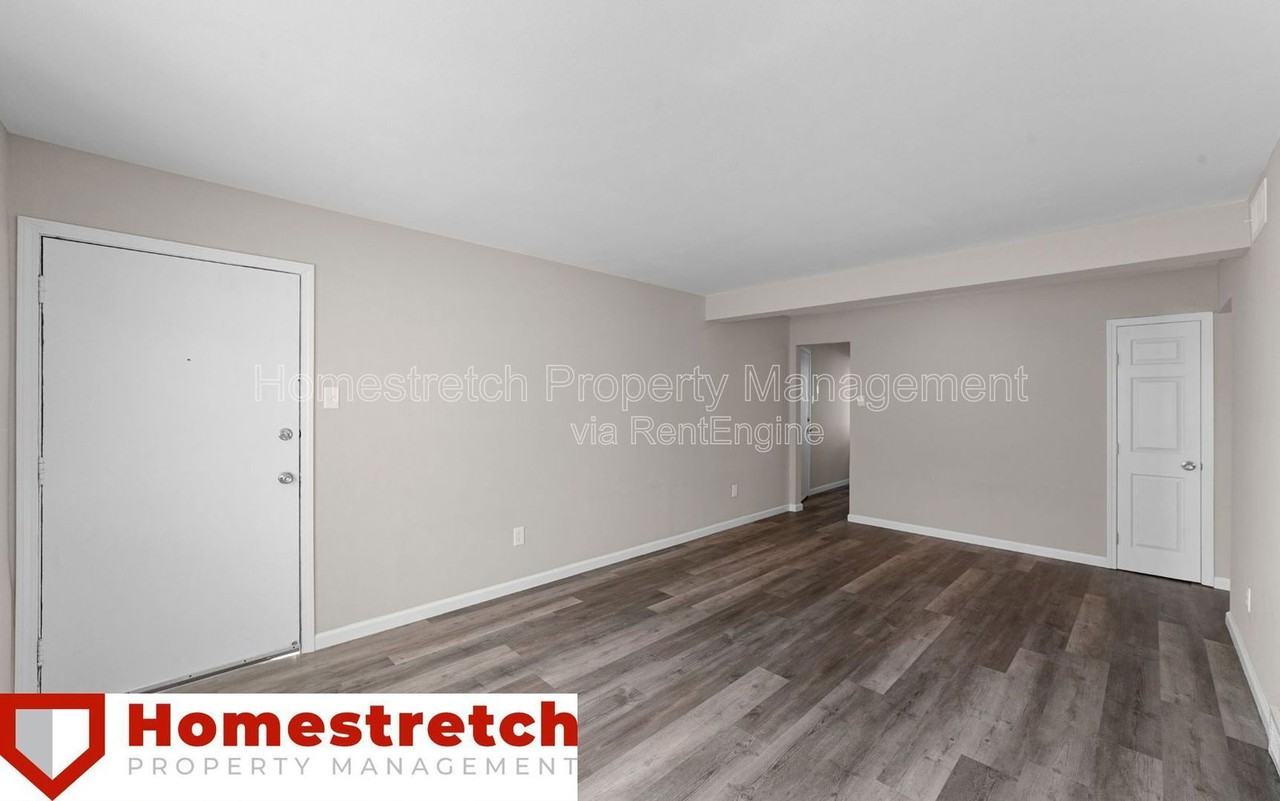 1 Bruce Dr #1 - Photo 7 of 17