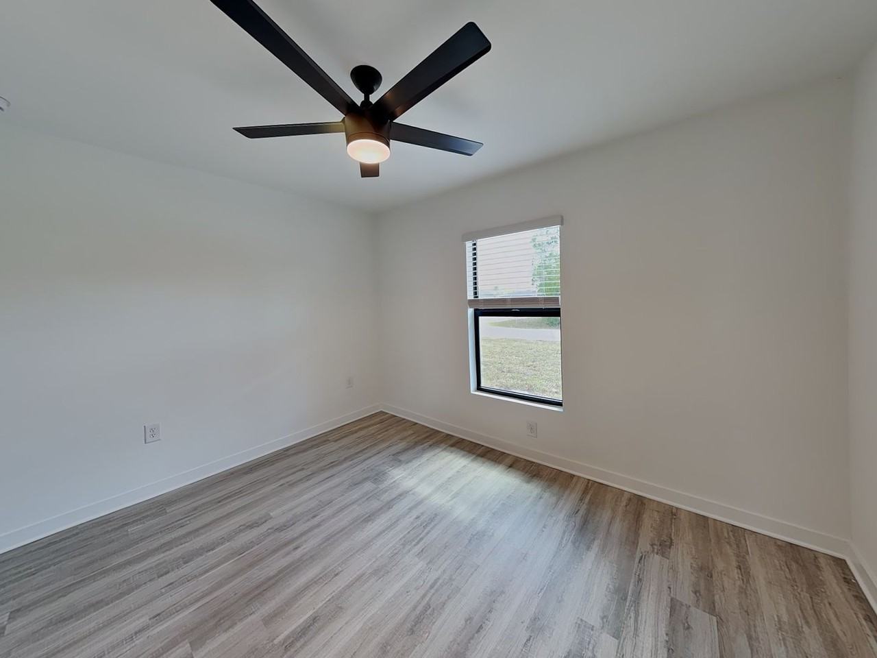 3109 8th St W - Photo 7 of 15