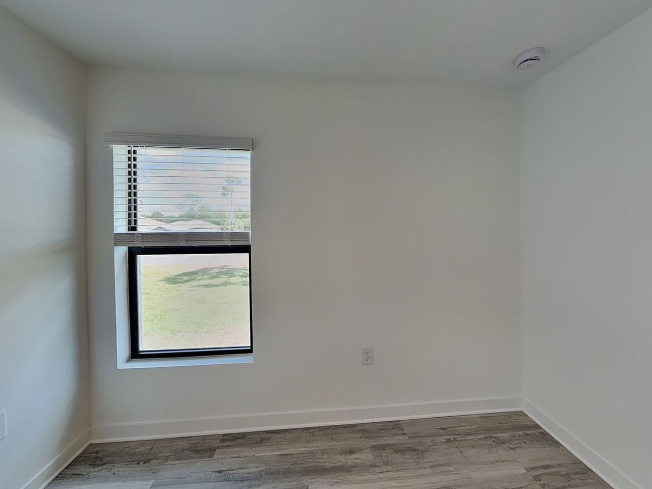 3109 8th St W - Photo 7 of 16