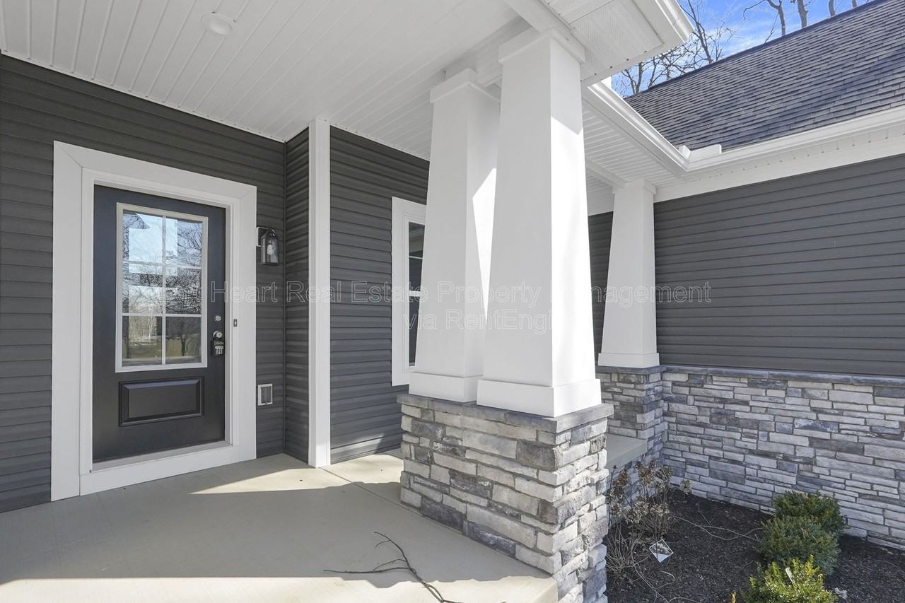 7570 Dublin Rd - Photo 3 of 34