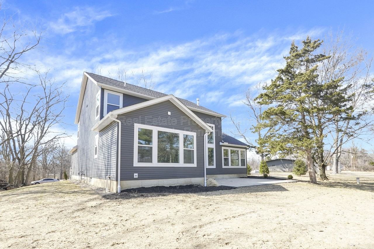 7570 Dublin Rd - Photo 7 of 34