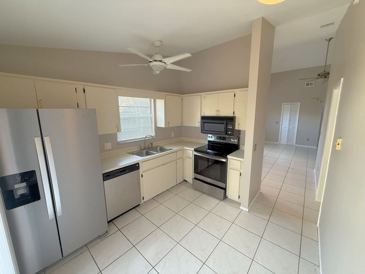 2453 E Illiana St - Photo 6 of 18