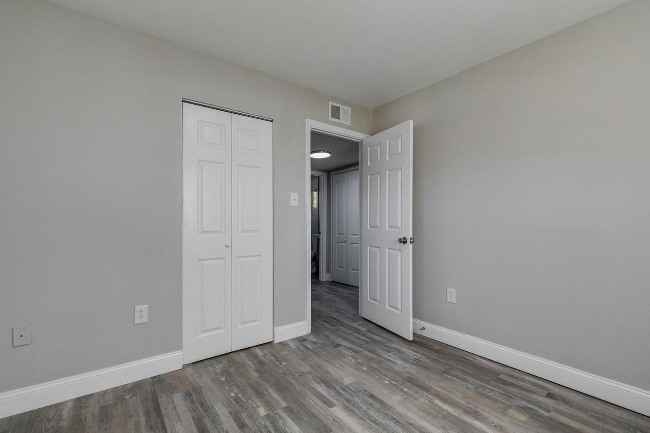 1903 Whitcomb St #2 - Photo 4 of 10