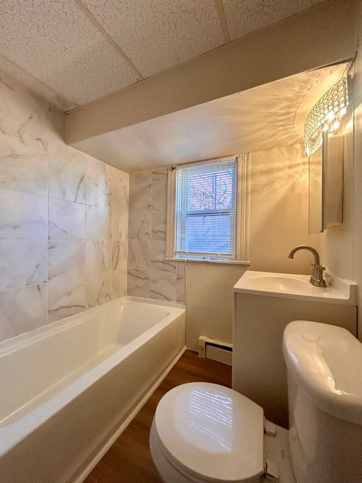 118-122 118-122 West Market Street - 122 W Market St - #2 - Photo 3 of 12