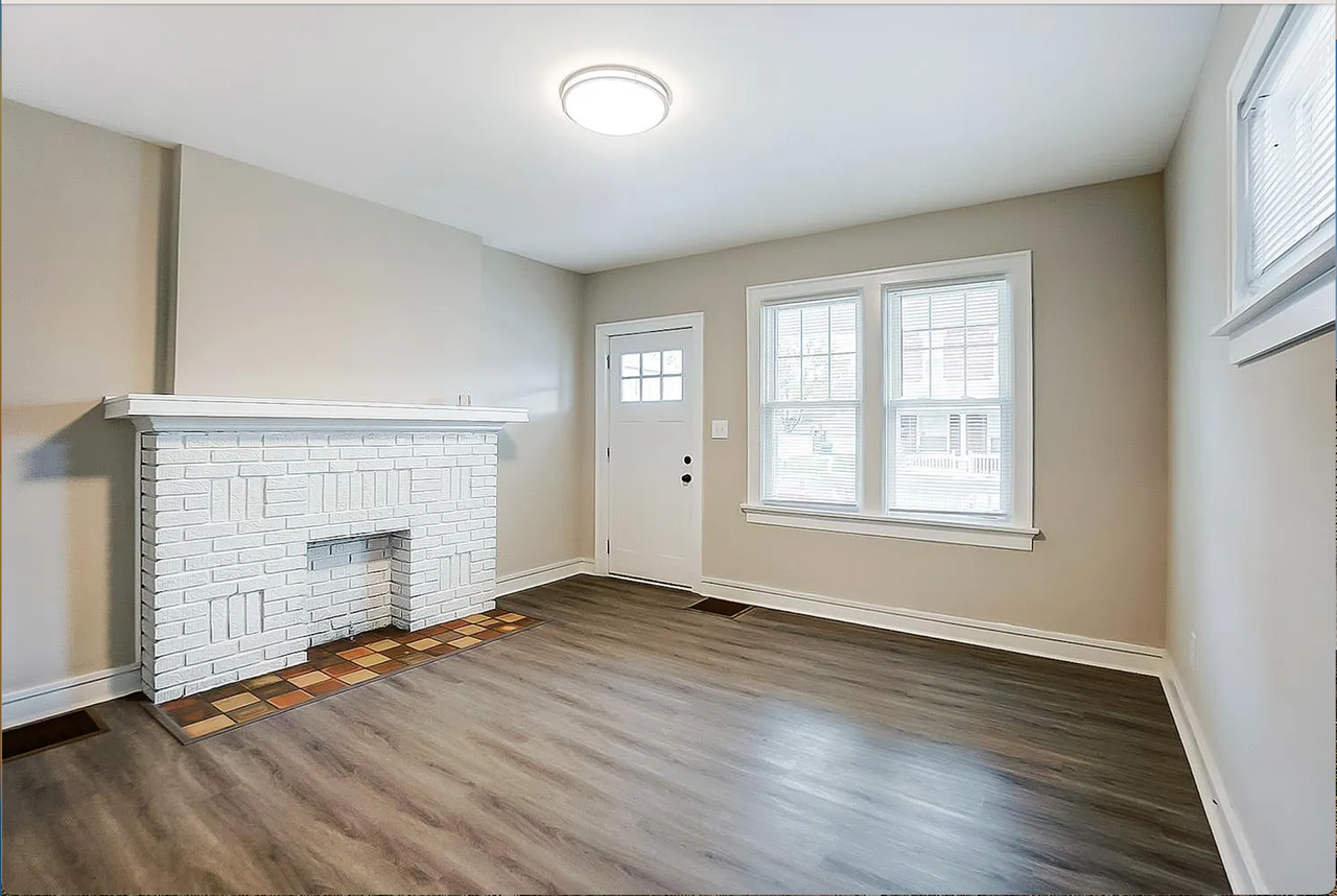 99 N Harris Ave #1 - Photo 3 of 11