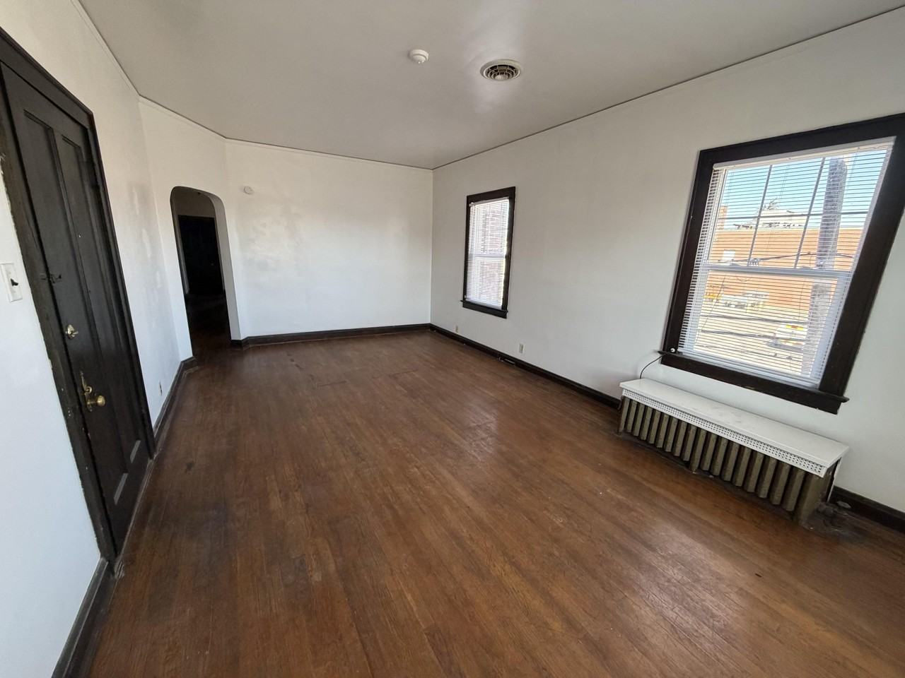 E Walnut St - Photo 6 of 11