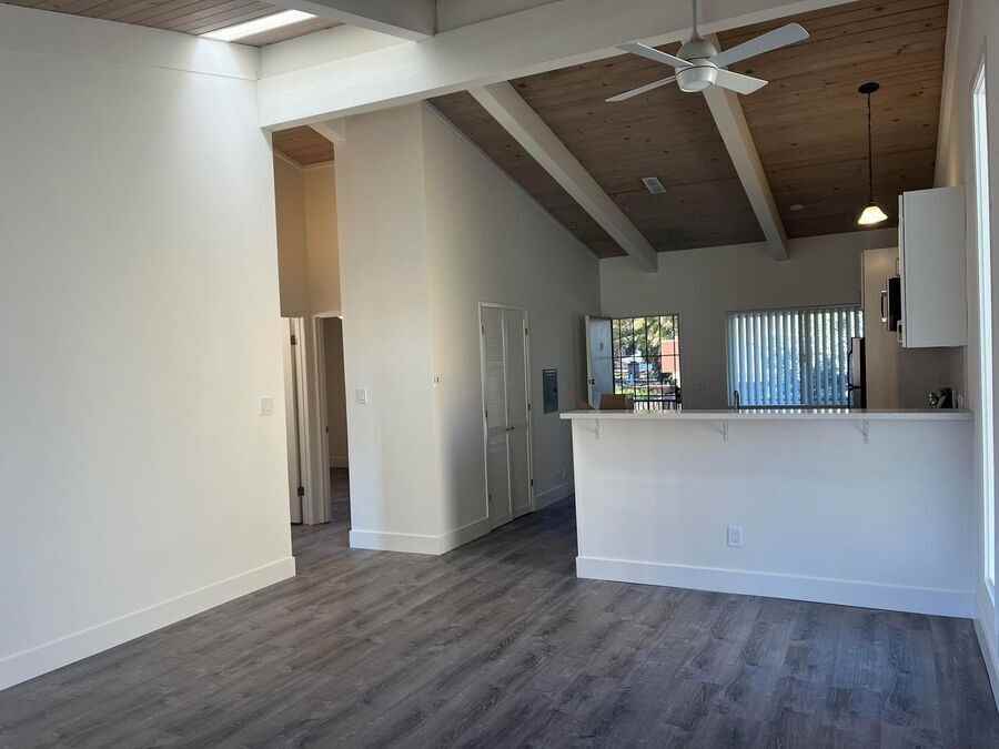 241 Lafayette Cir #19 - Photo 3 of 19