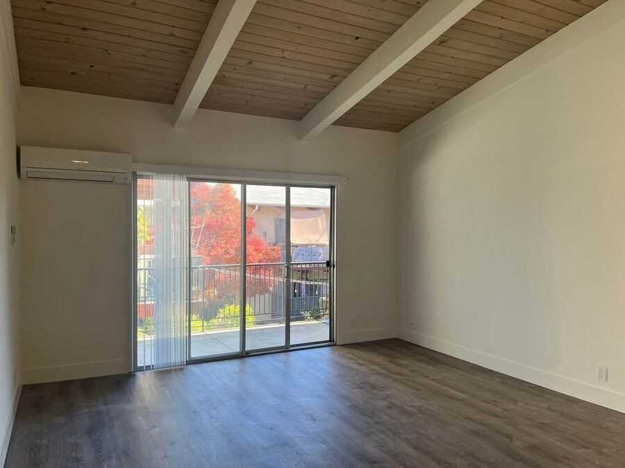 241 Lafayette Cir #19 - Photo 6 of 19