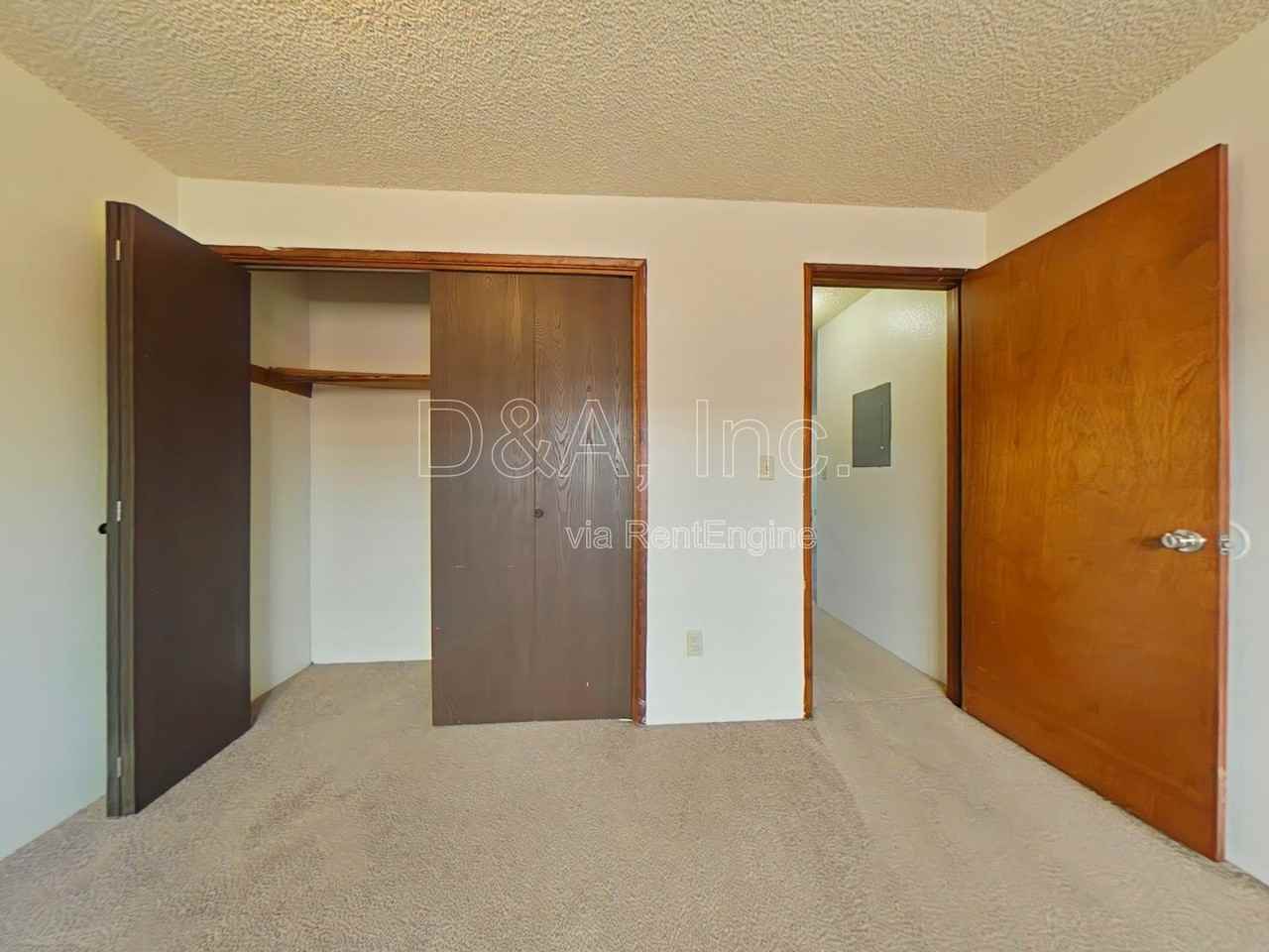 1205 Nw 27th St - Photo 5 of 10