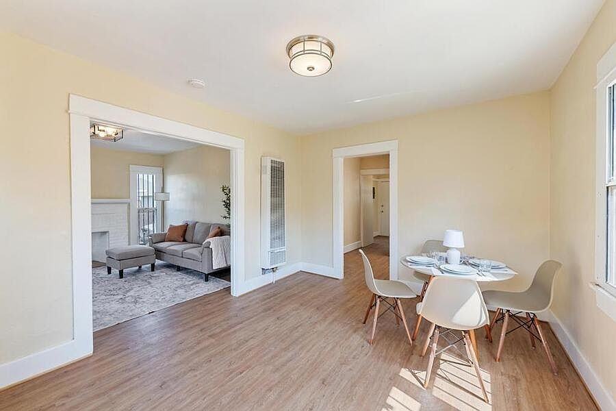 1321 E 48th St - Photo 5 of 23