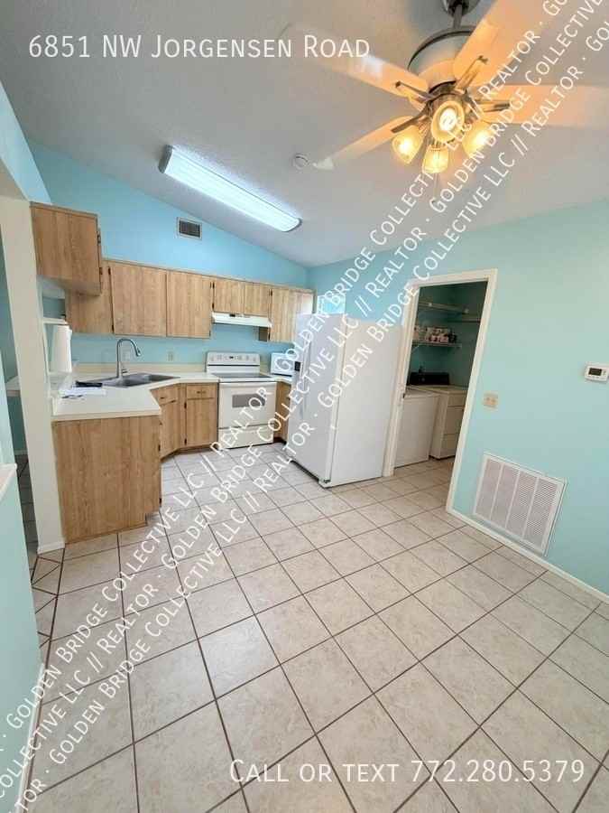 6851 Nw Jorgensen Rd