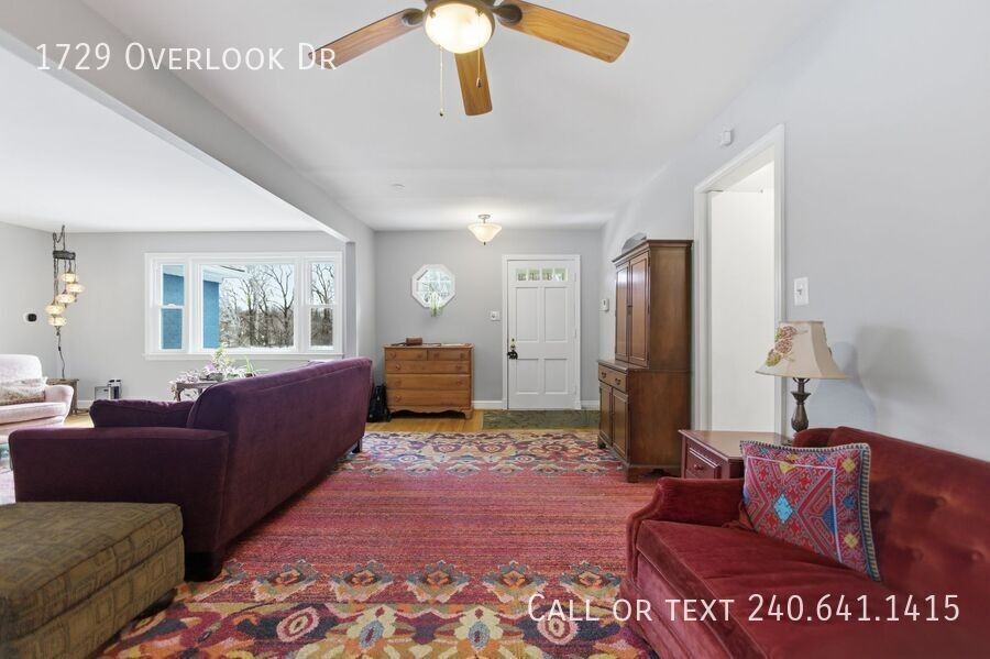 1729 Overlook Dr - Photo 5 of 33