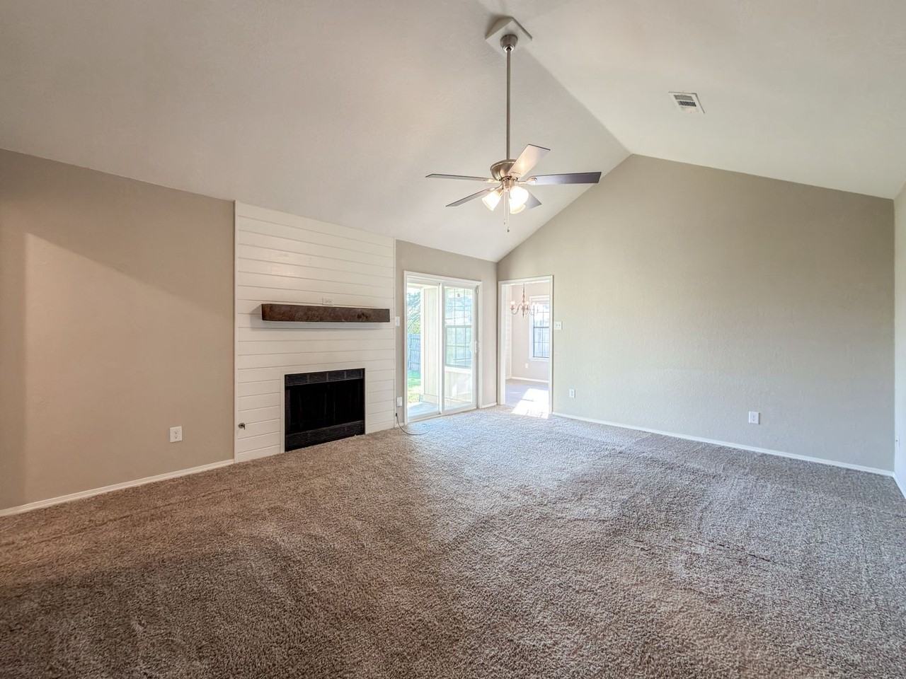 700 Cedar Ln - Photo 2 of 20