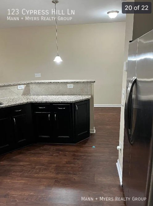 123 Cypress Hill Ln - Photo 4 of 21