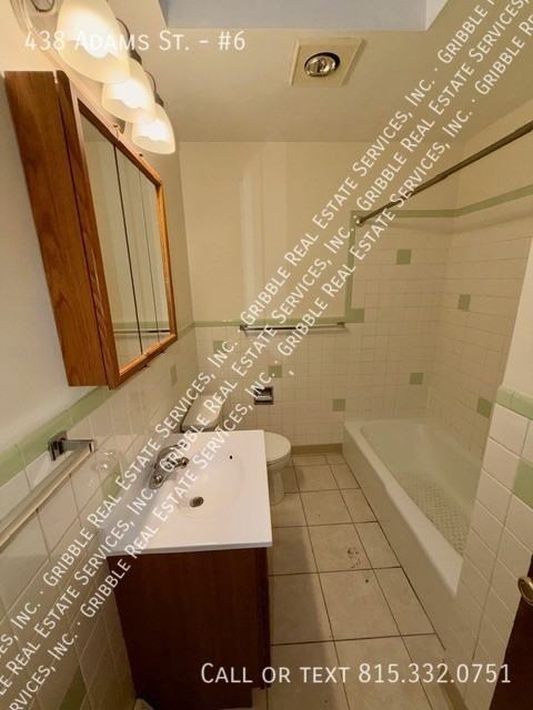 438 Adams St #6 - Photo 5 of 8