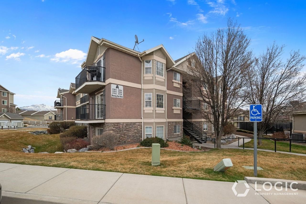 2122 N Morning Star Dr - Photo 2 of 27