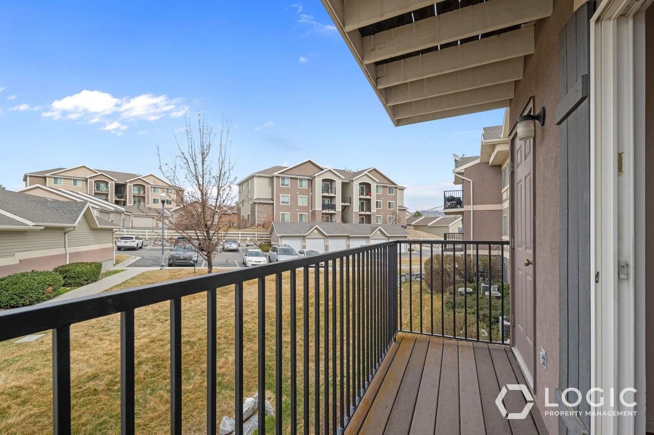 2122 N Morning Star Dr - Photo 5 of 27