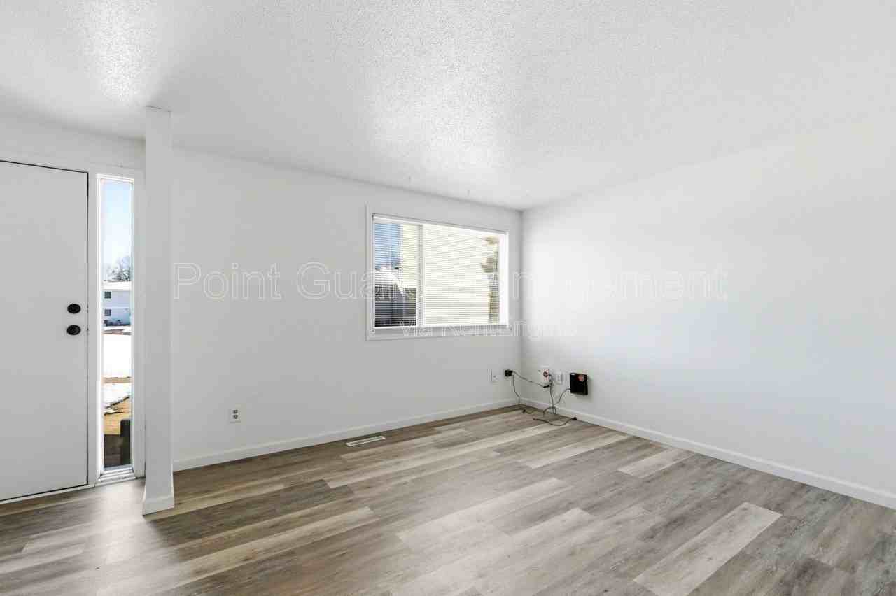 1938 S Cleveland Ave - Photo 7 of 27