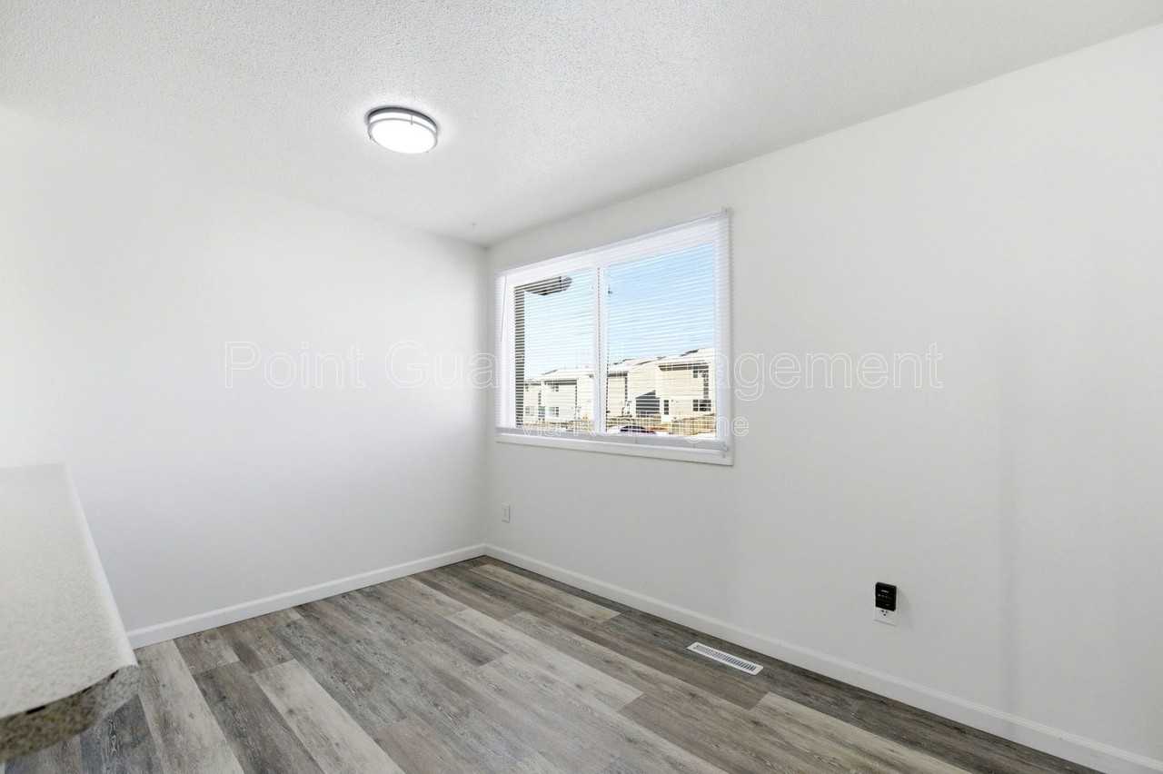 2048 S Cleveland Ave - Photo 4 of 29