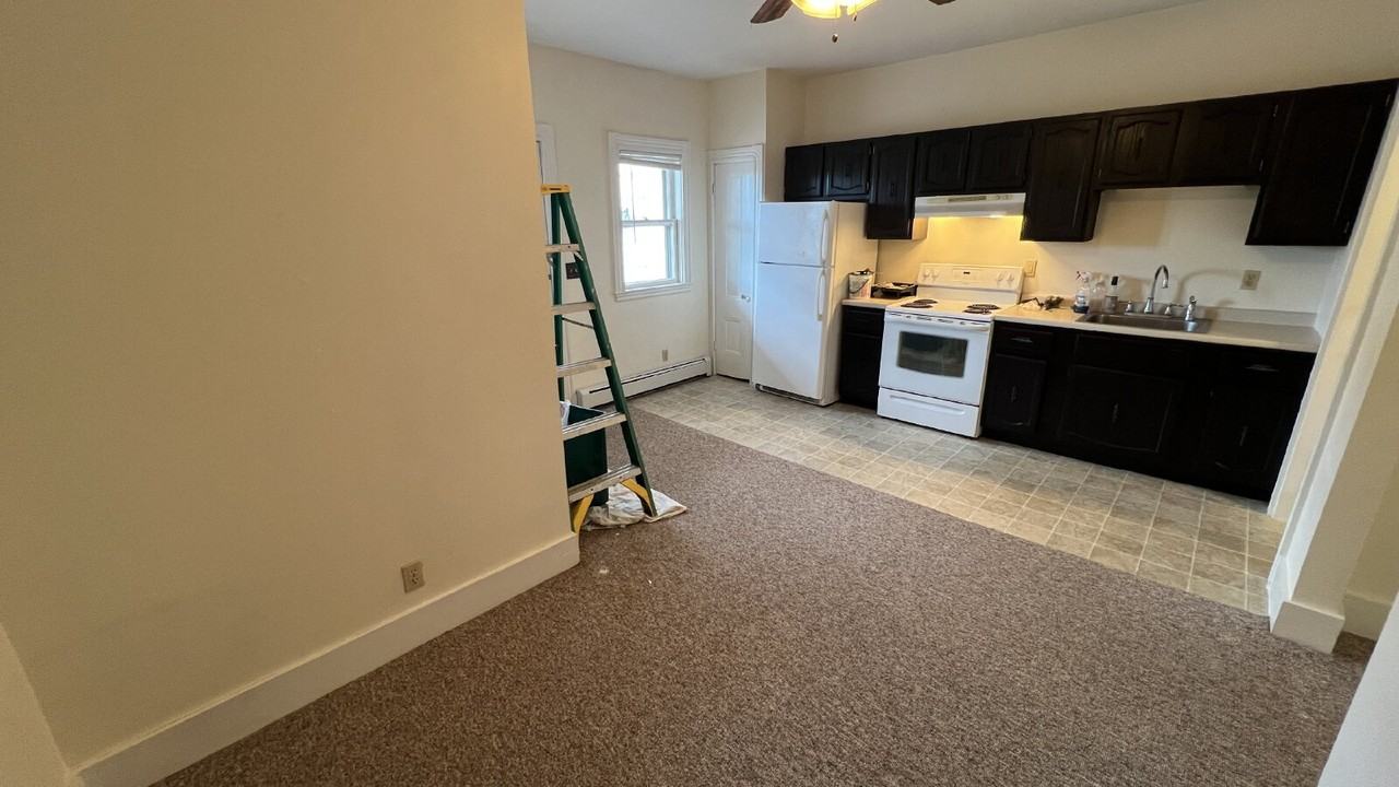 706 Central Ave - Photo 4 of 18