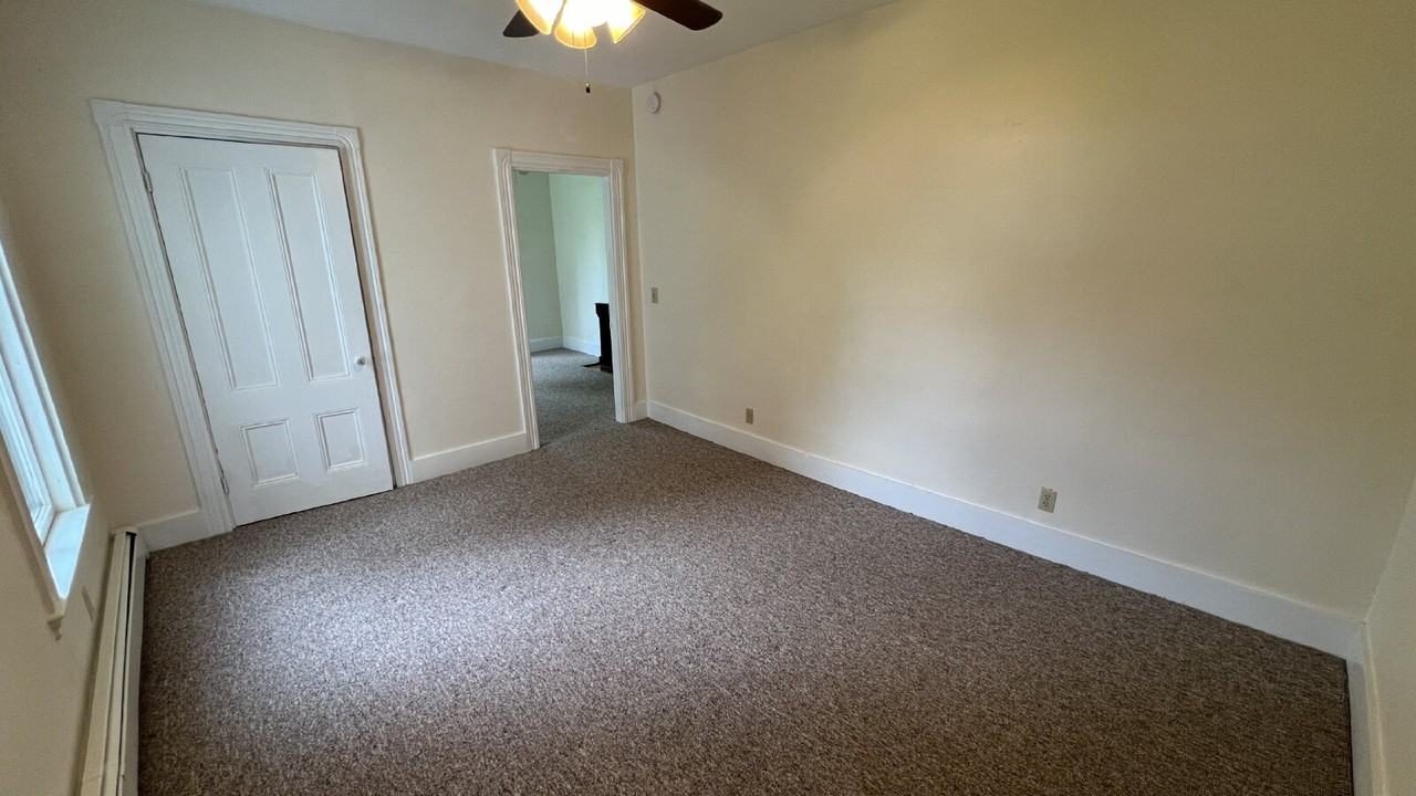 706 Central Ave - Photo 7 of 18