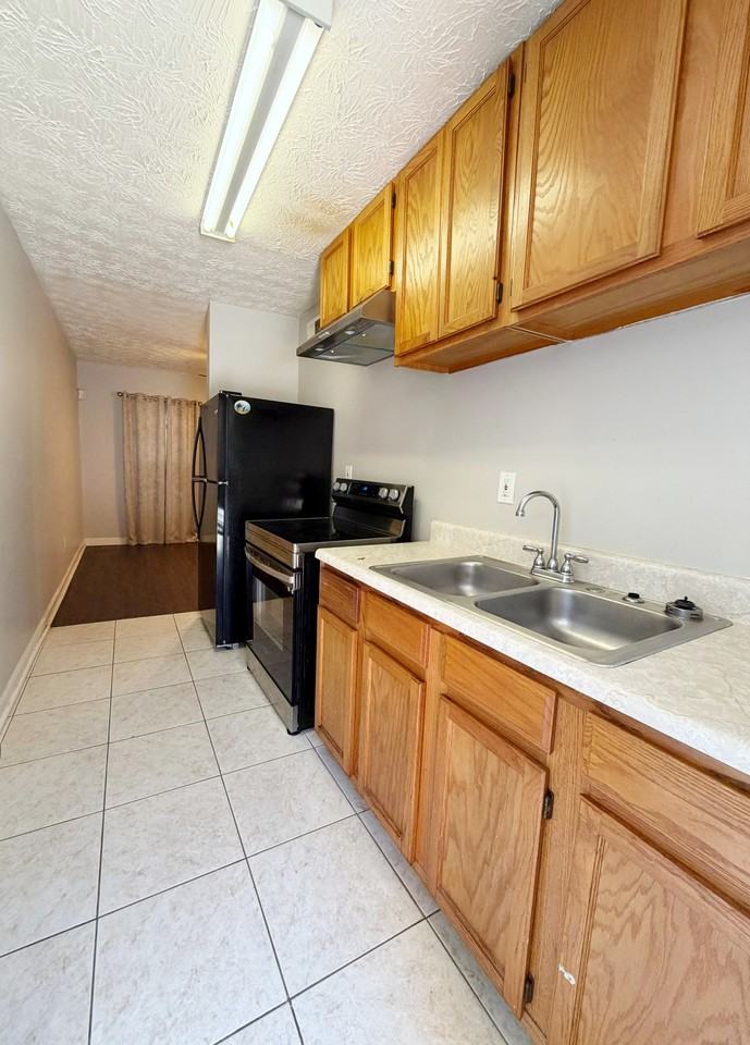 420 Rawson St Sw #3 - Photo 3 of 9