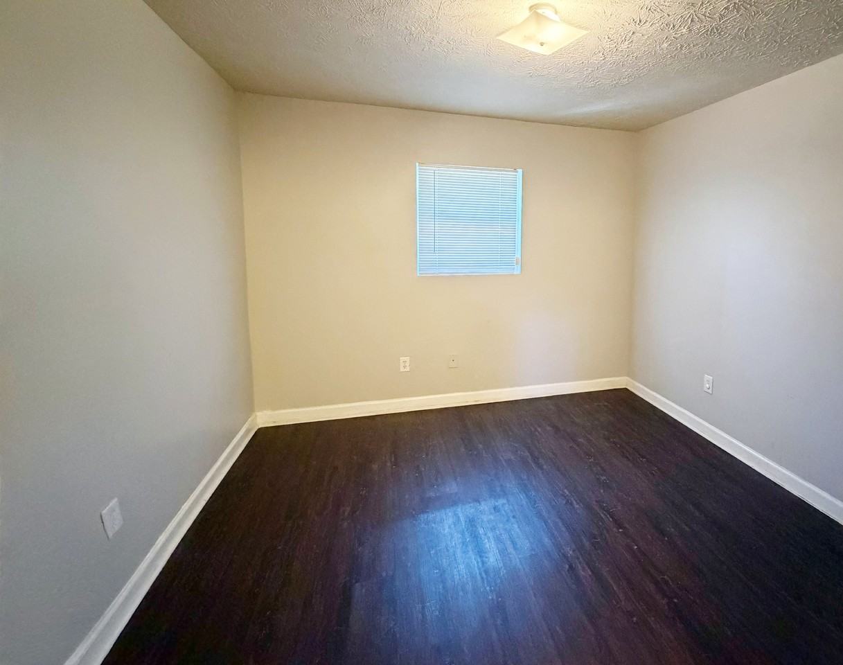 420 Rawson St Sw #3 - Photo 6 of 9