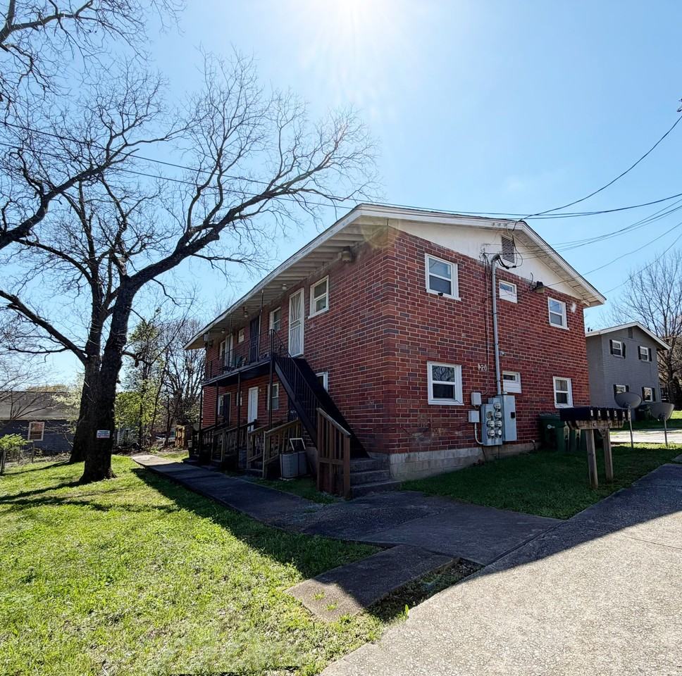 420 Rawson St Sw #3 - Photo 7 of 9