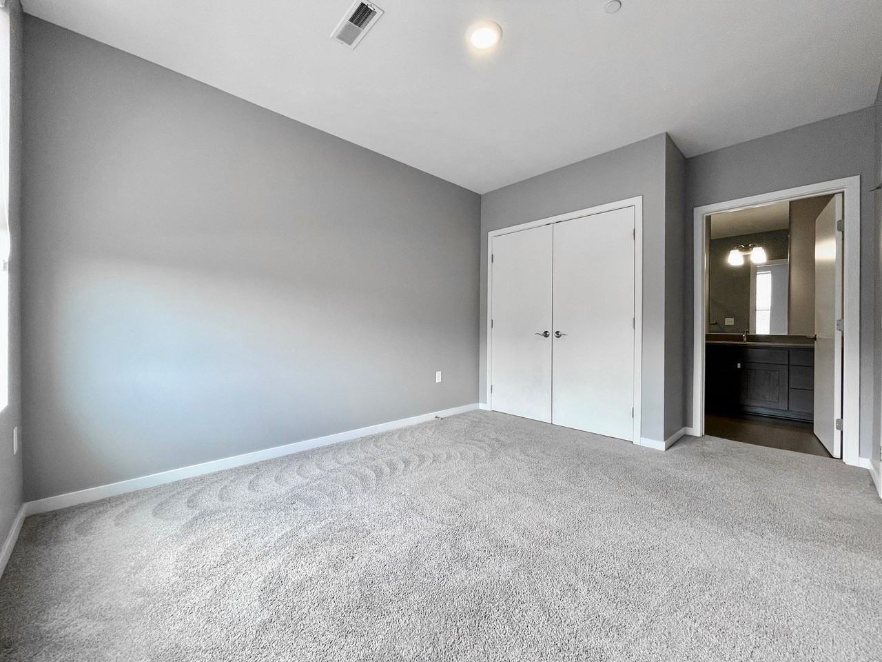 601 Michigan Apartments - Photo 4 of 9