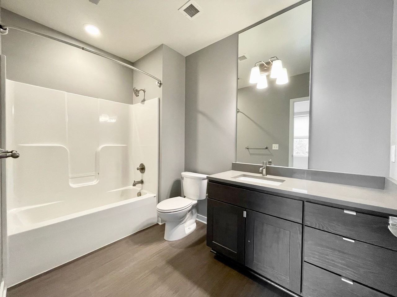 601 Michigan Apartments - Photo 7 of 9