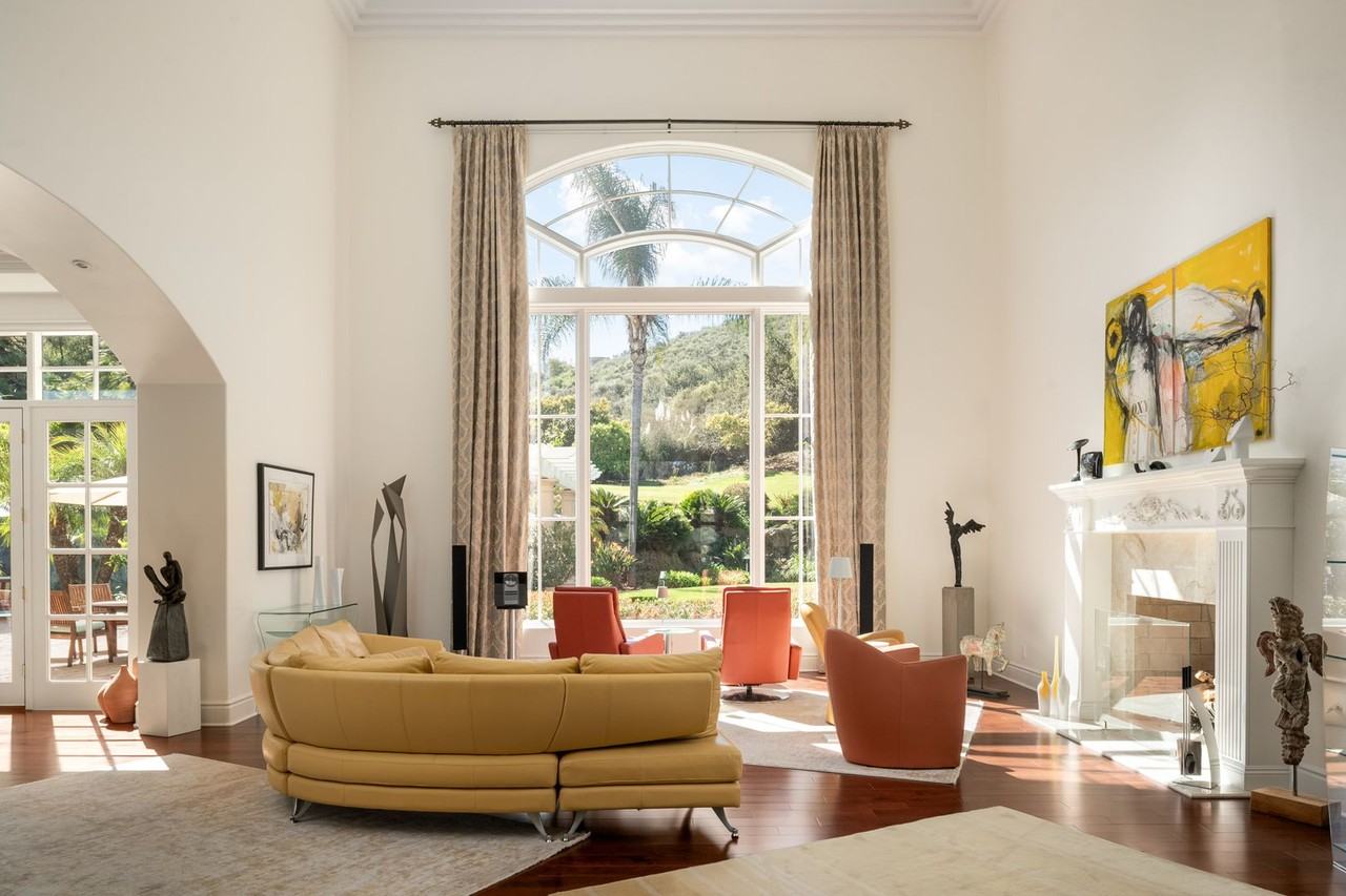 6369 Clubhouse Dr - Photo 3 of 43