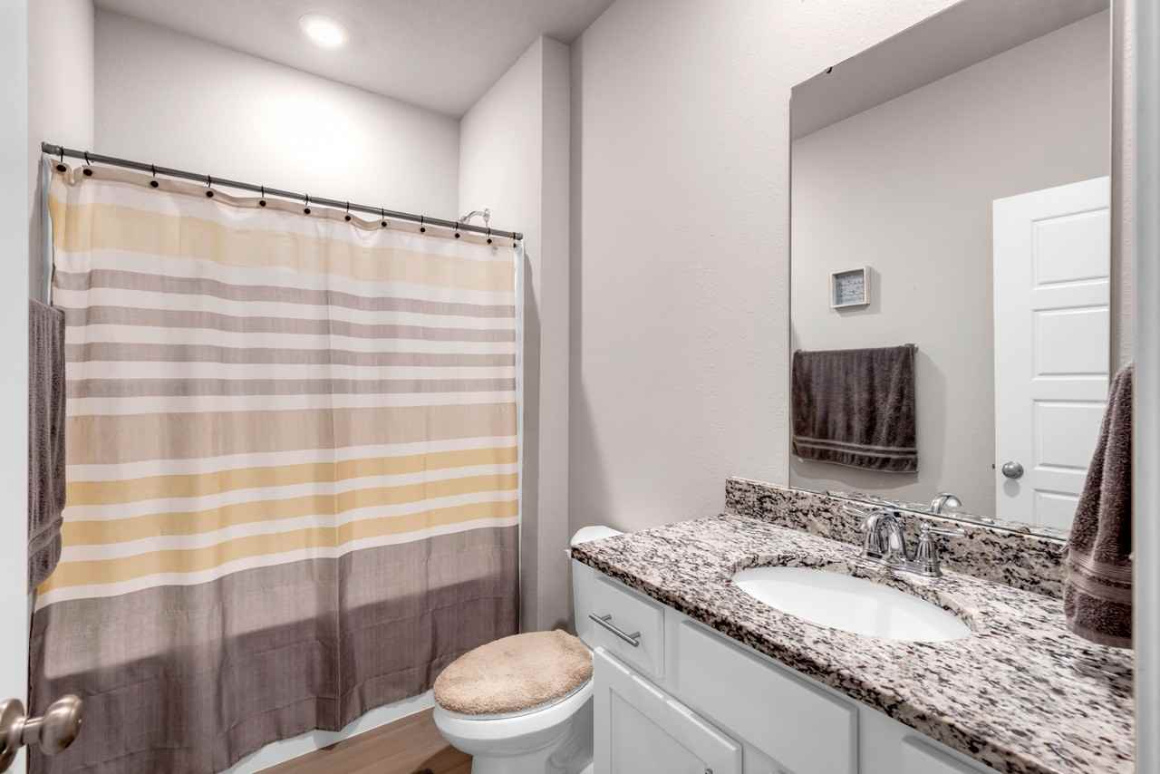 5371 Leeds Ln - Photo 3 of 15