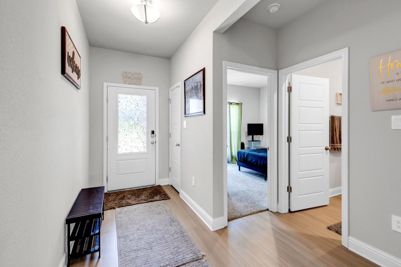 5371 Leeds Ln - Photo 4 of 15