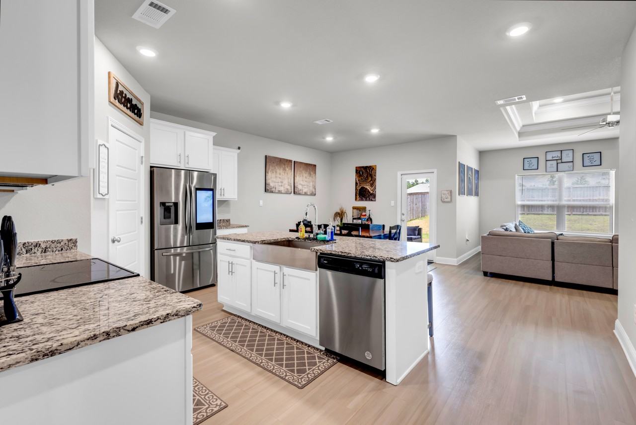 5371 Leeds Ln - Photo 6 of 15