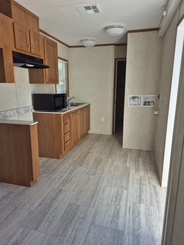 2920 Dover Ln - Photo 3 of 7