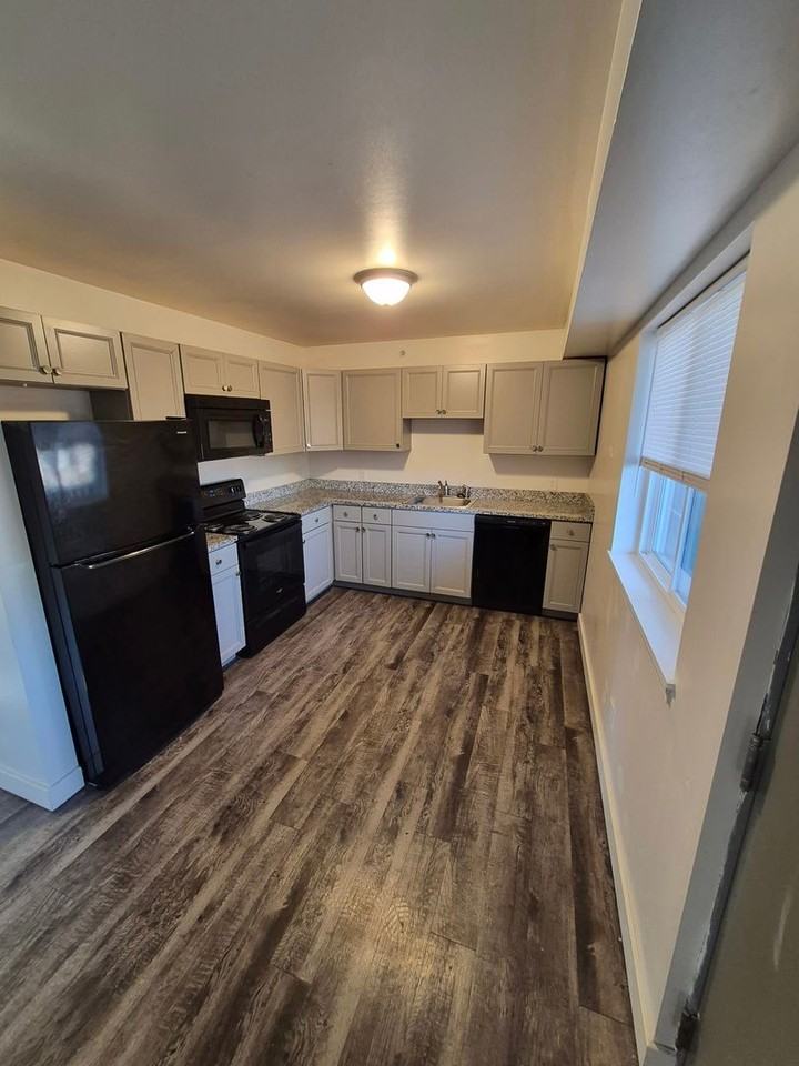 Park Manor - Photo 6 of 25