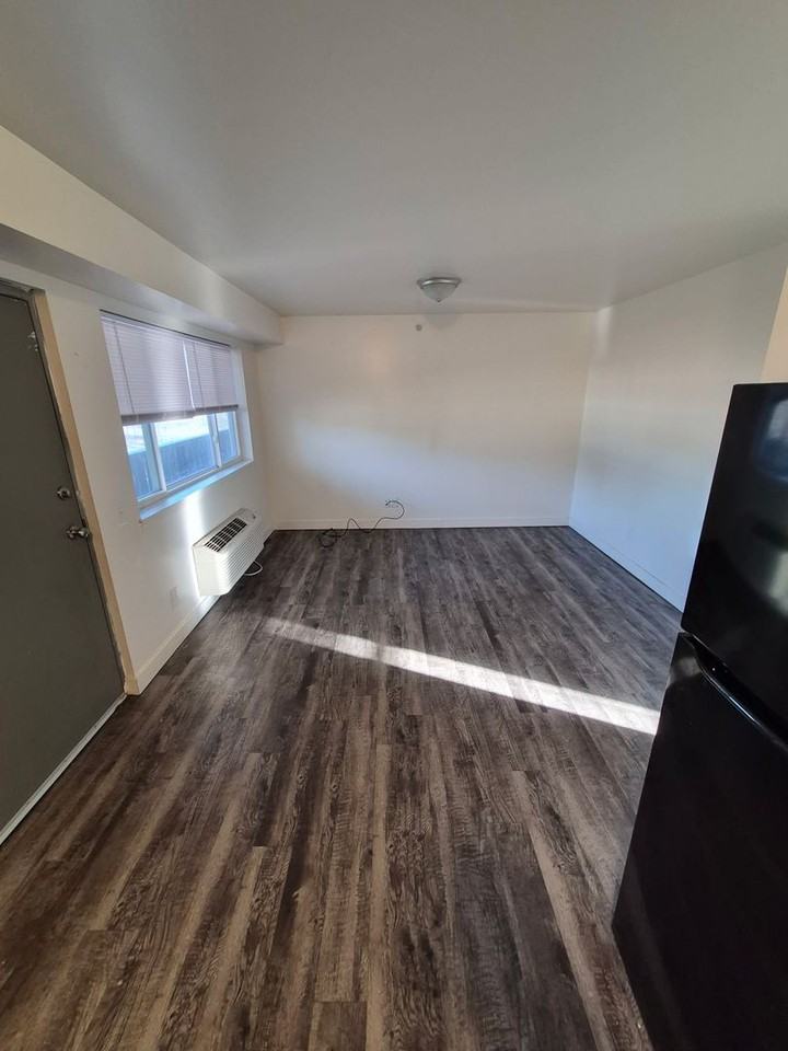 Park Manor - Photo 7 of 25