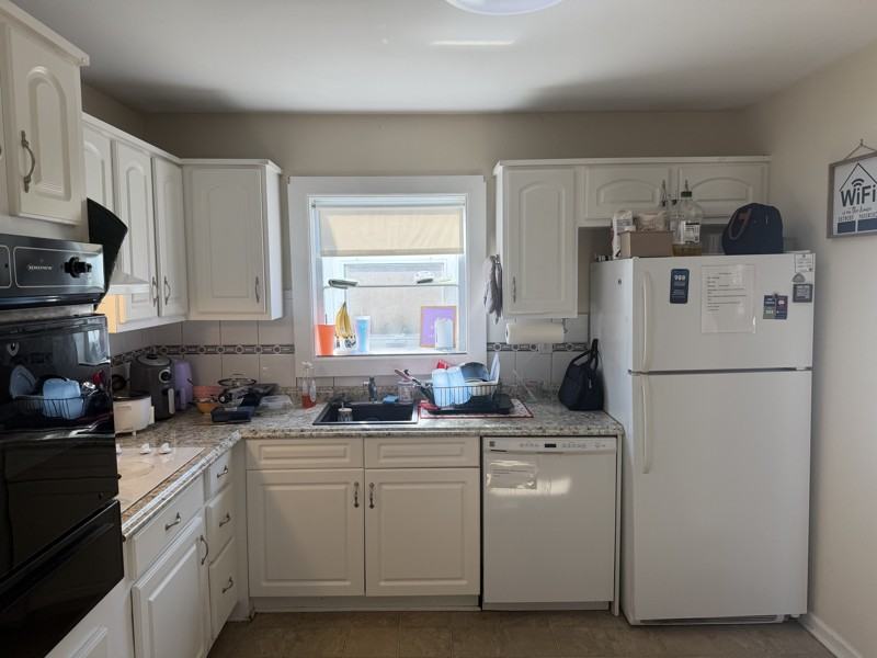 121 Oregon Ave - Photo 3 of 11