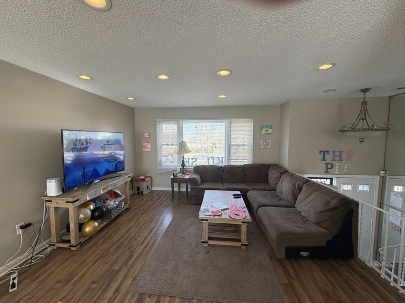 121 Oregon Ave - Photo 7 of 11