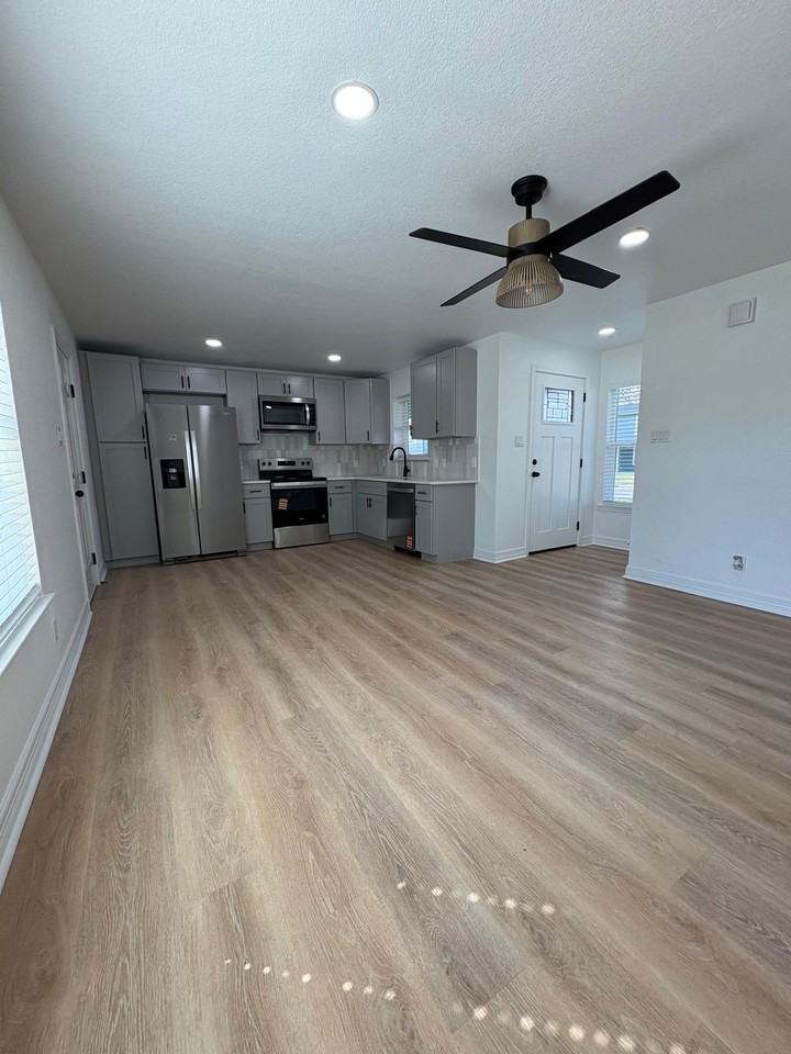 1207 2nd Ave N #1207 - Photo 2 of 11