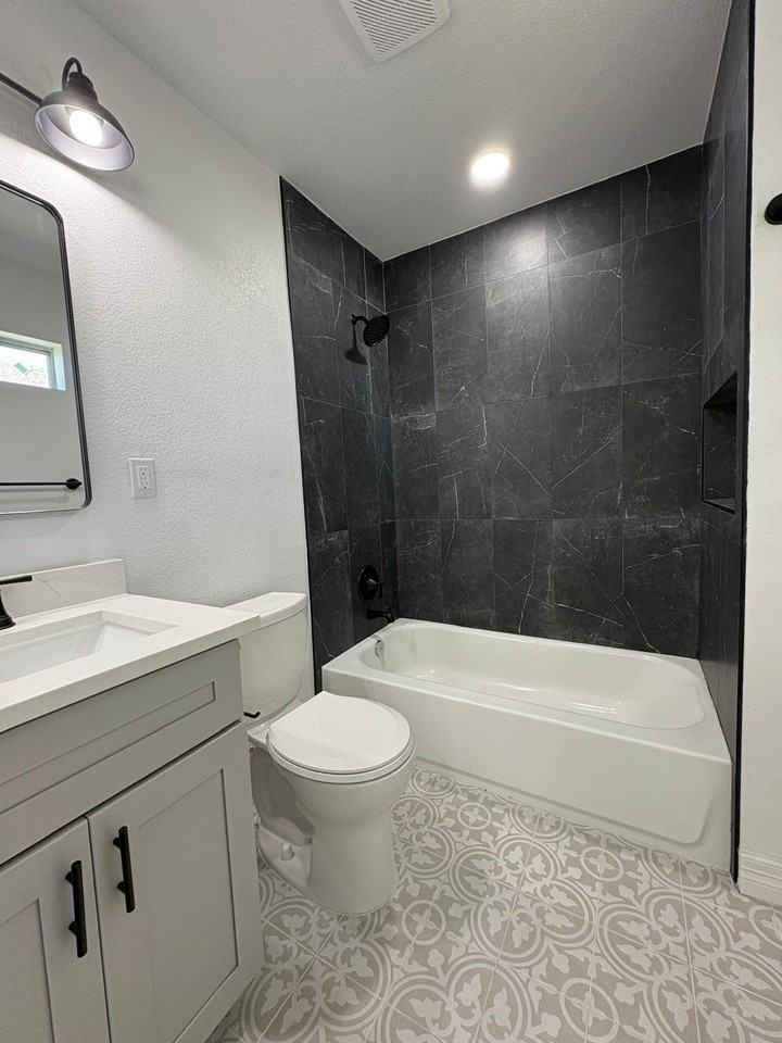 1207 2nd Ave N #1207 - Photo 4 of 11