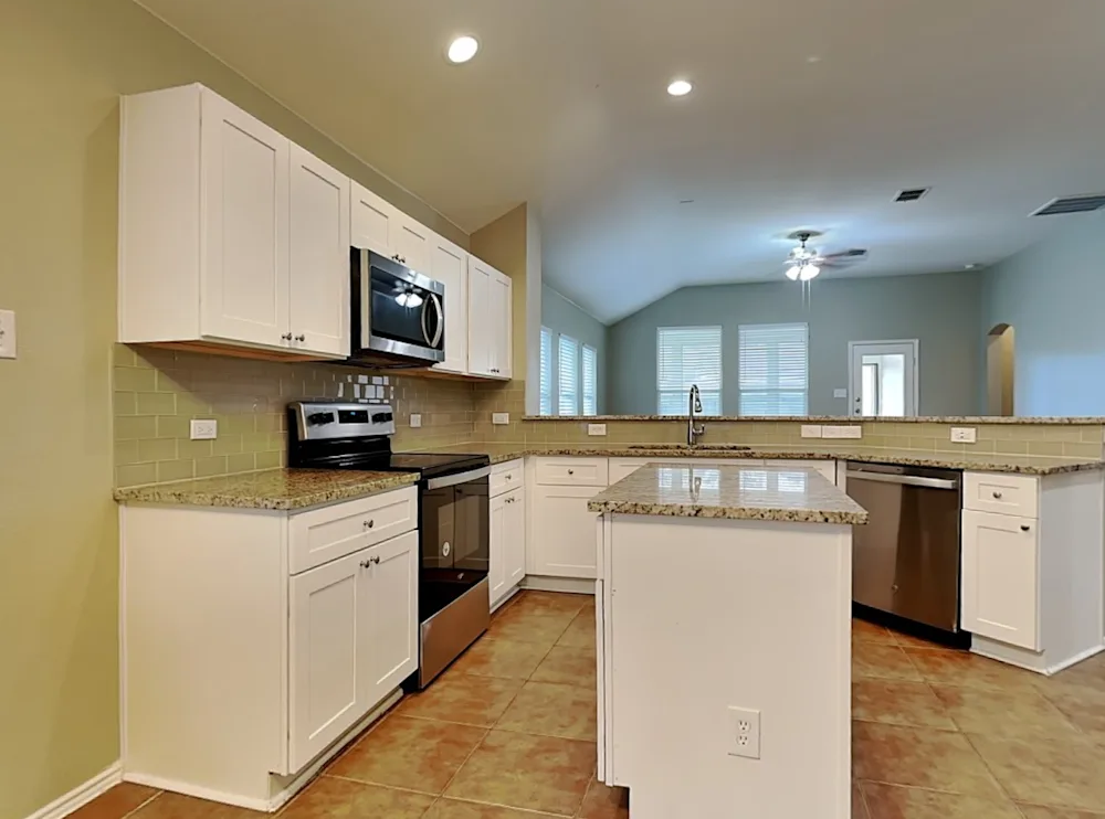 533 Hickory Ln - Photo 6 of 15