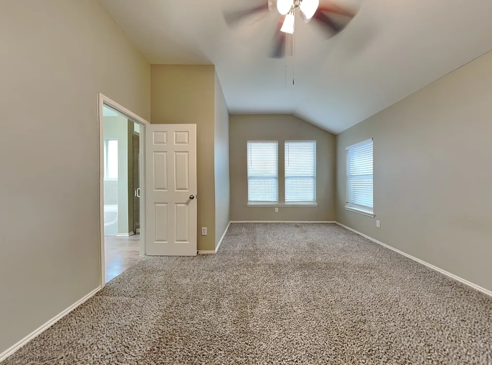 533 Hickory Ln - Photo 7 of 15