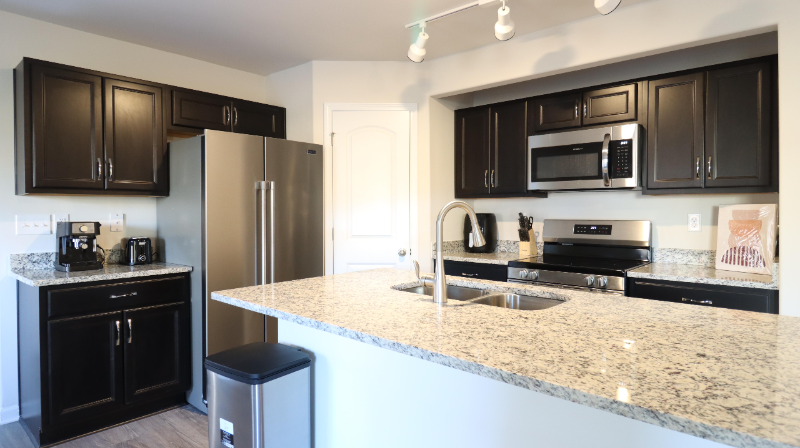 13416 Alpine Dr - Photo 4 of 8