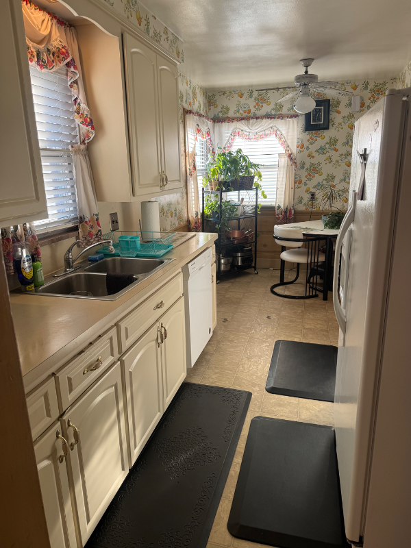 20455 Strathmoor St - Photo 2 of 19