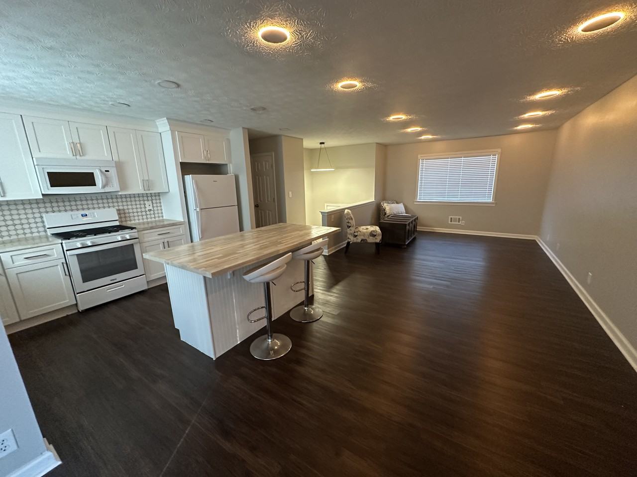 1234 N Decatur Ln - Photo 5 of 9