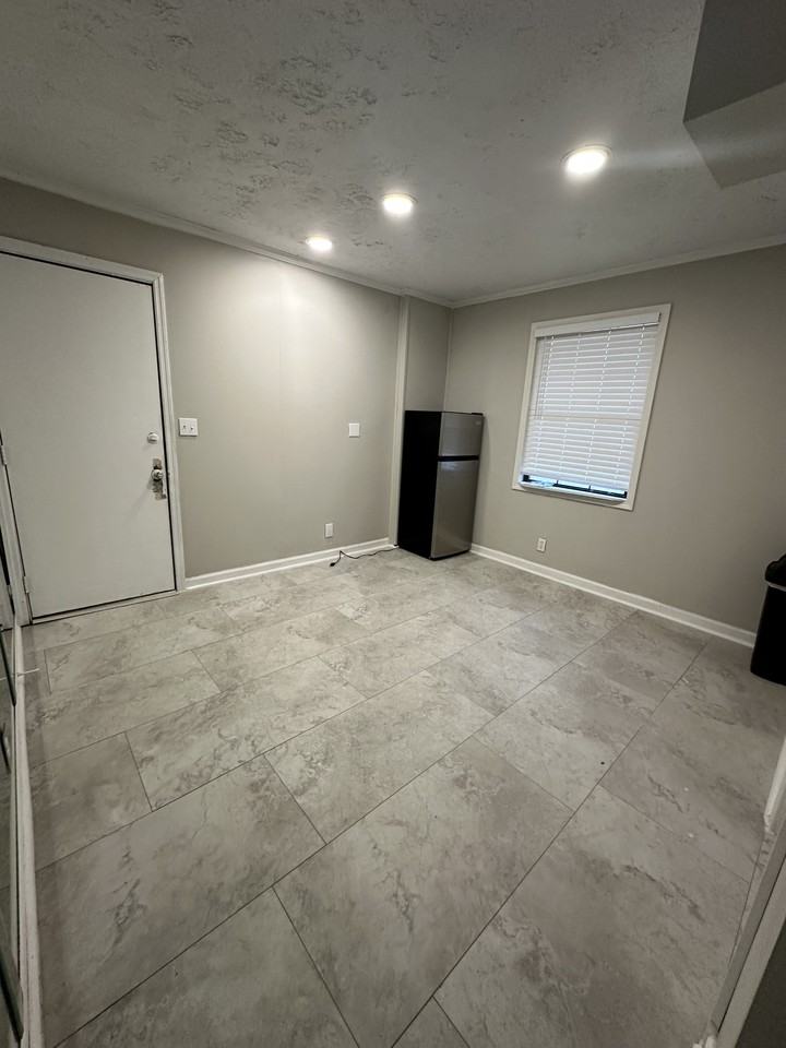 1234 N Decatur Ln - Photo 7 of 9