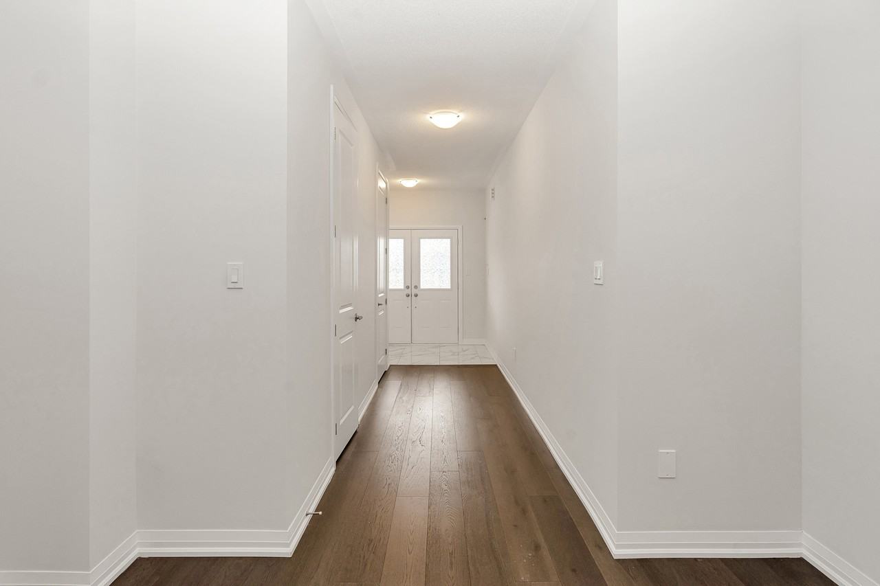 1372 Harrington St - Photo 4 of 39