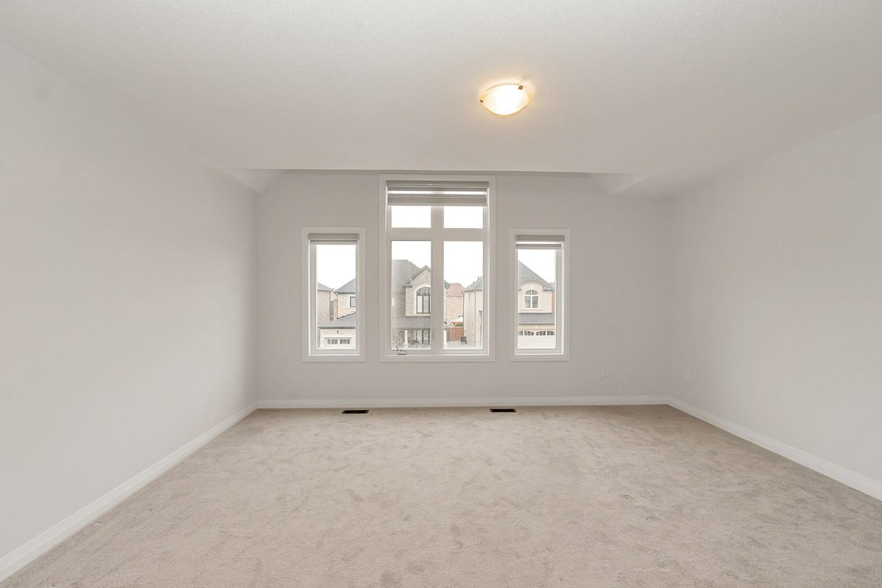 1372 Harrington St - Photo 3 of 39